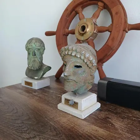 Alkaeos & Lárnaka