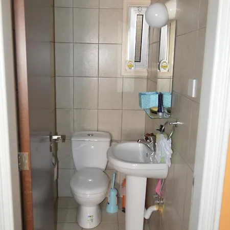 Homestay szállás Alkaeos & Lárnaka