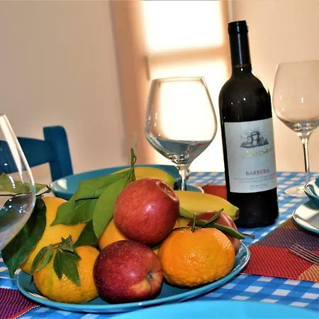 Alkaeos & Homestay szállás