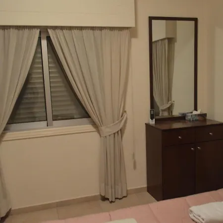 Alkaeos & Homestay szállás *