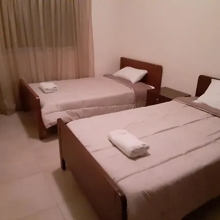 Alkaeos & Homestay szállás