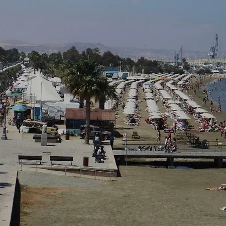 Alkaeos & Otel Larnaca