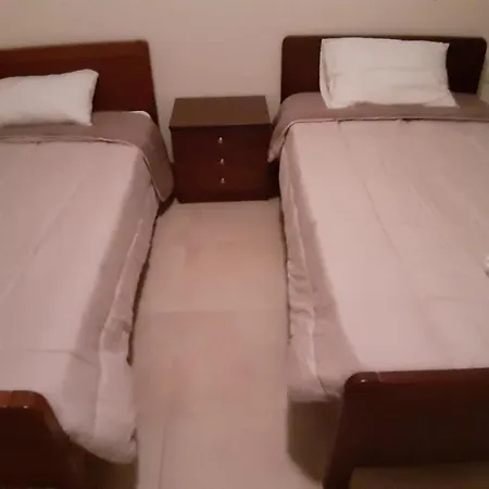 Otel Alkaeos & Larnaca